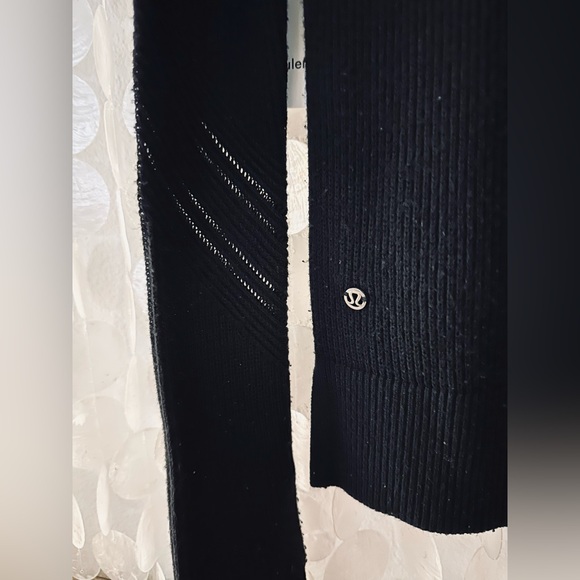 Lululemon Time To Restore Slim fit Hip length Cashmere blend Sweater Sz 2 Black - Picture 4 of 12